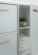 Palm vanity