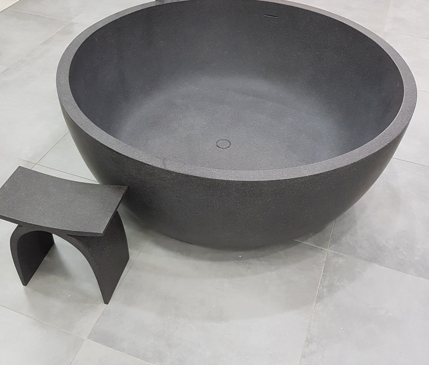 Terrazzo Romeo Round Bath 1500